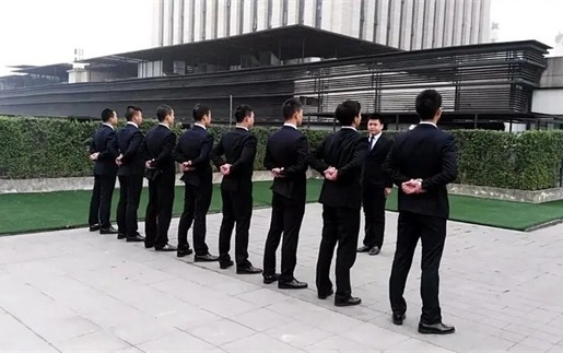 东莞揭秘：如何选择靠谱的收债公司？老司机给你支招